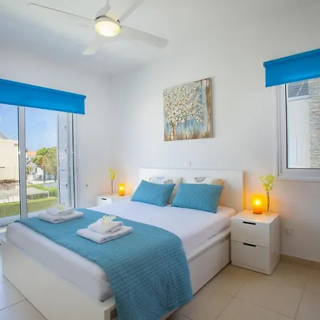 Villa Your Beautiful Holiday Minutes From The Beach, 1473