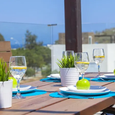 Your Beautiful Holiday Minutes From The Beach, 1473 Villa *